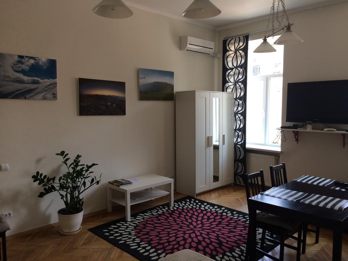 Cozy Apartment 39/34 Lviv Ngoại thất bức ảnh